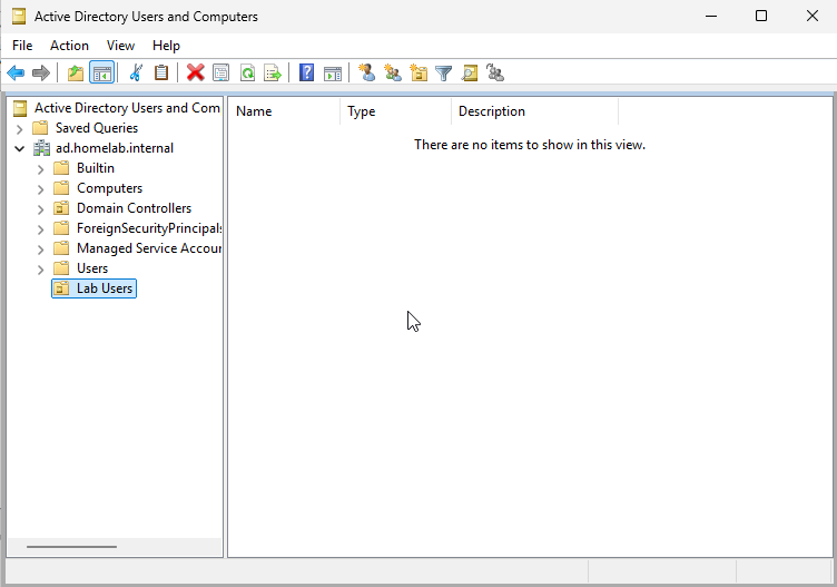 Active Directory Users and Computers showing the Lab Users organizational unit